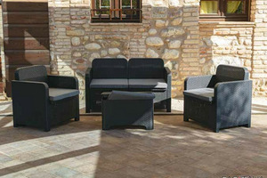 Set stile rattan divano, 2 poltrone e tavolino